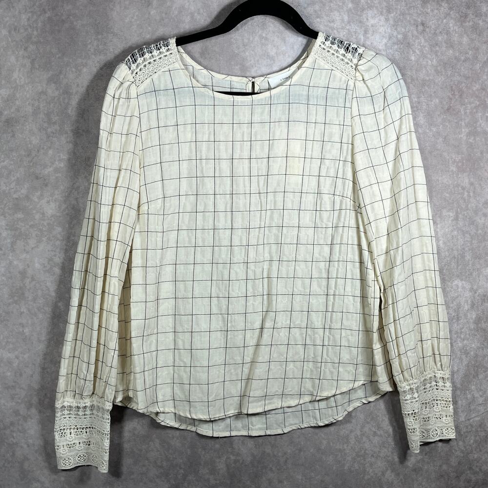 A Loves A Blouse Womens Medium White Checkered Long Sleeve Lace Trim Casual NEW‎